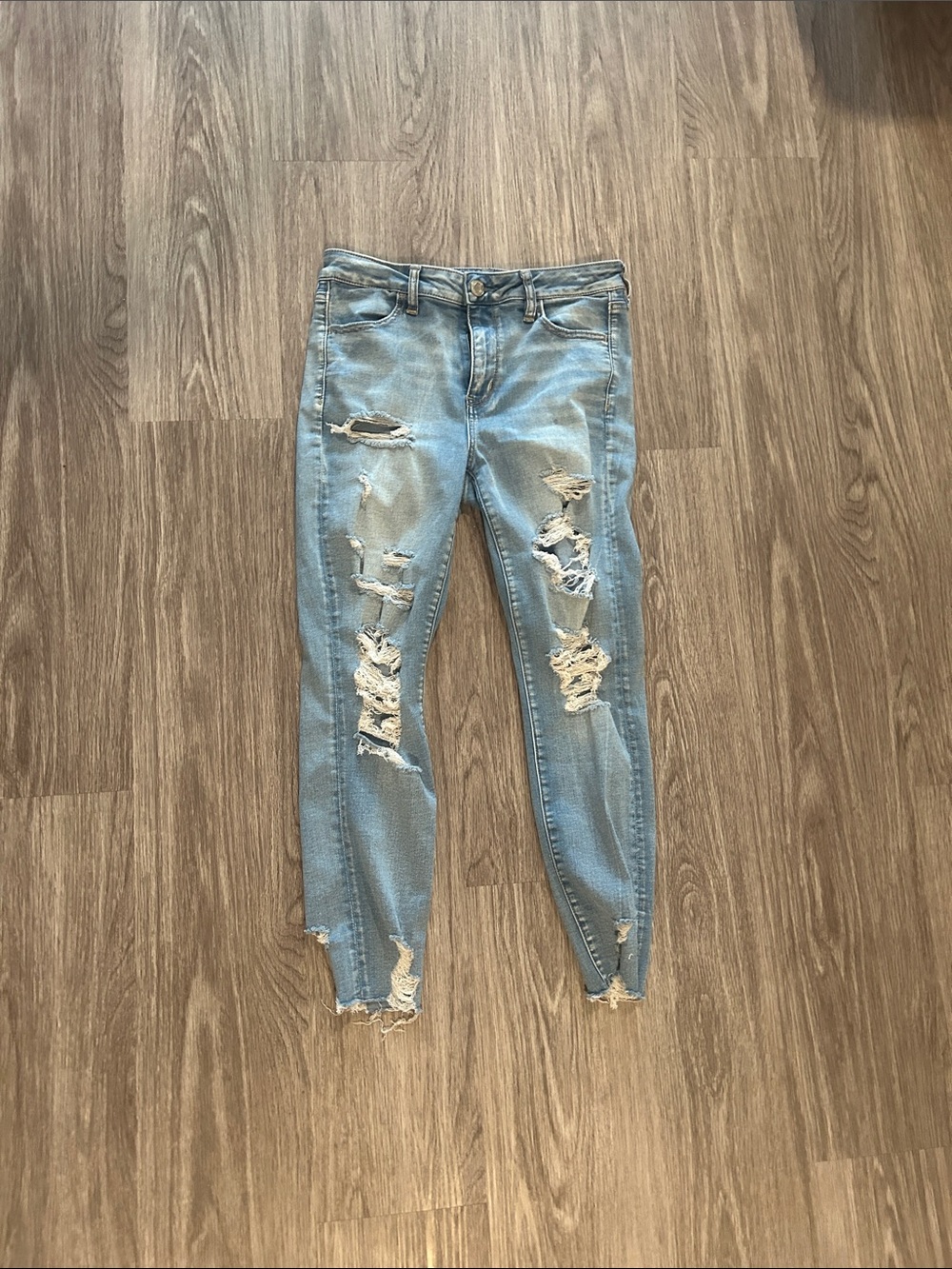 American Eagle Outfitters Light Blue Ripped Skinny Jeans sz 10